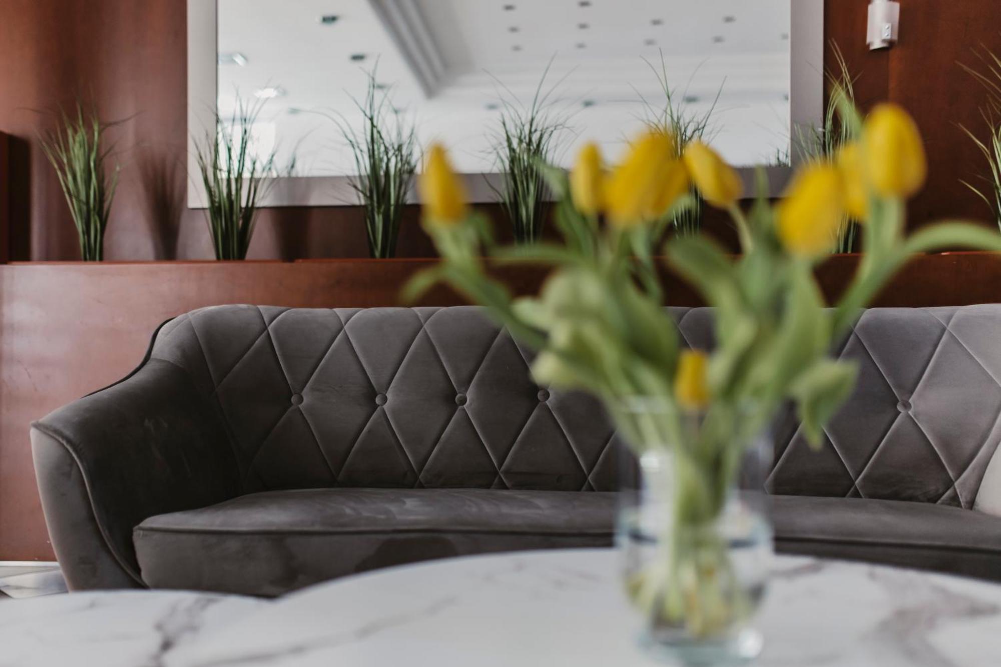Hotel I Restauracja Borowianka オストルフ・ビエルコポルスキ エクステリア 写真