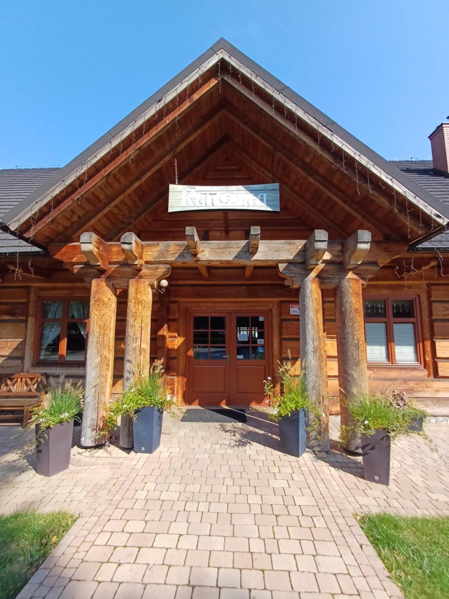 Hotel I Restauracja Borowianka オストルフ・ビエルコポルスキ エクステリア 写真