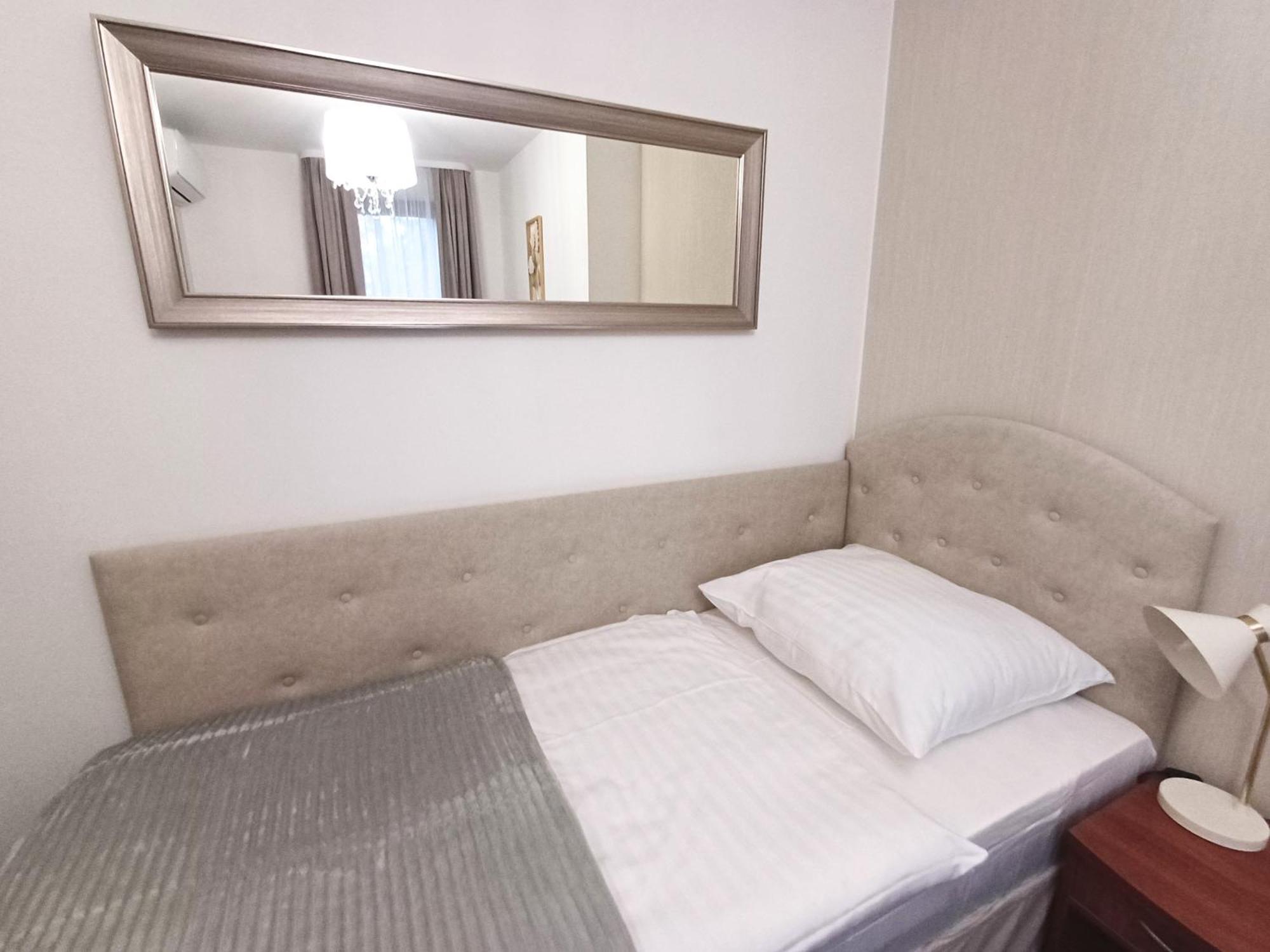 Hotel I Restauracja Borowianka オストルフ・ビエルコポルスキ エクステリア 写真
